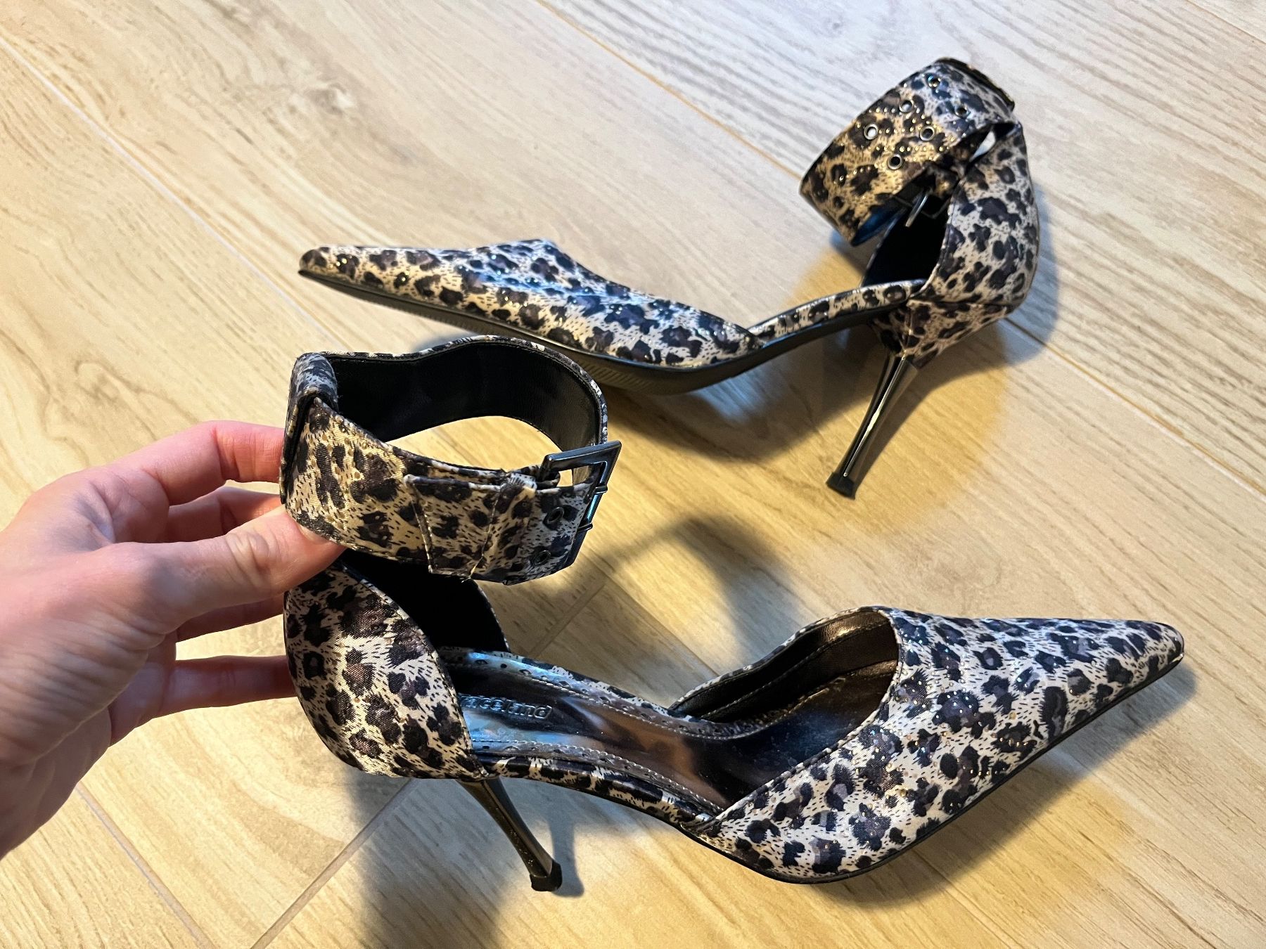 Graceland Scarpe da donna: silbergraue Pumps mit Leopard-Muster, Grösse 39 – Usato da Lugano venduto da sweetyd84 1