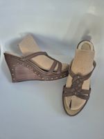 UGG Leder Keilabsatzpantoletten mit Nieten Gr.39