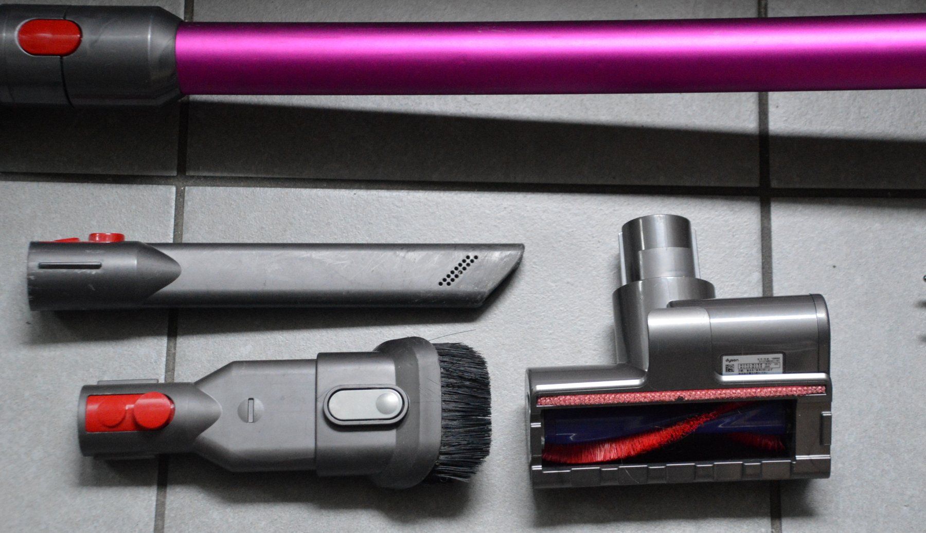 Dyson Aspirapolveri & Accessori: Dyson V7 Staubsauger / aspirateur – Usato da Collonges venduto da arashee 3