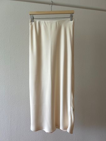 Zara beige skirt