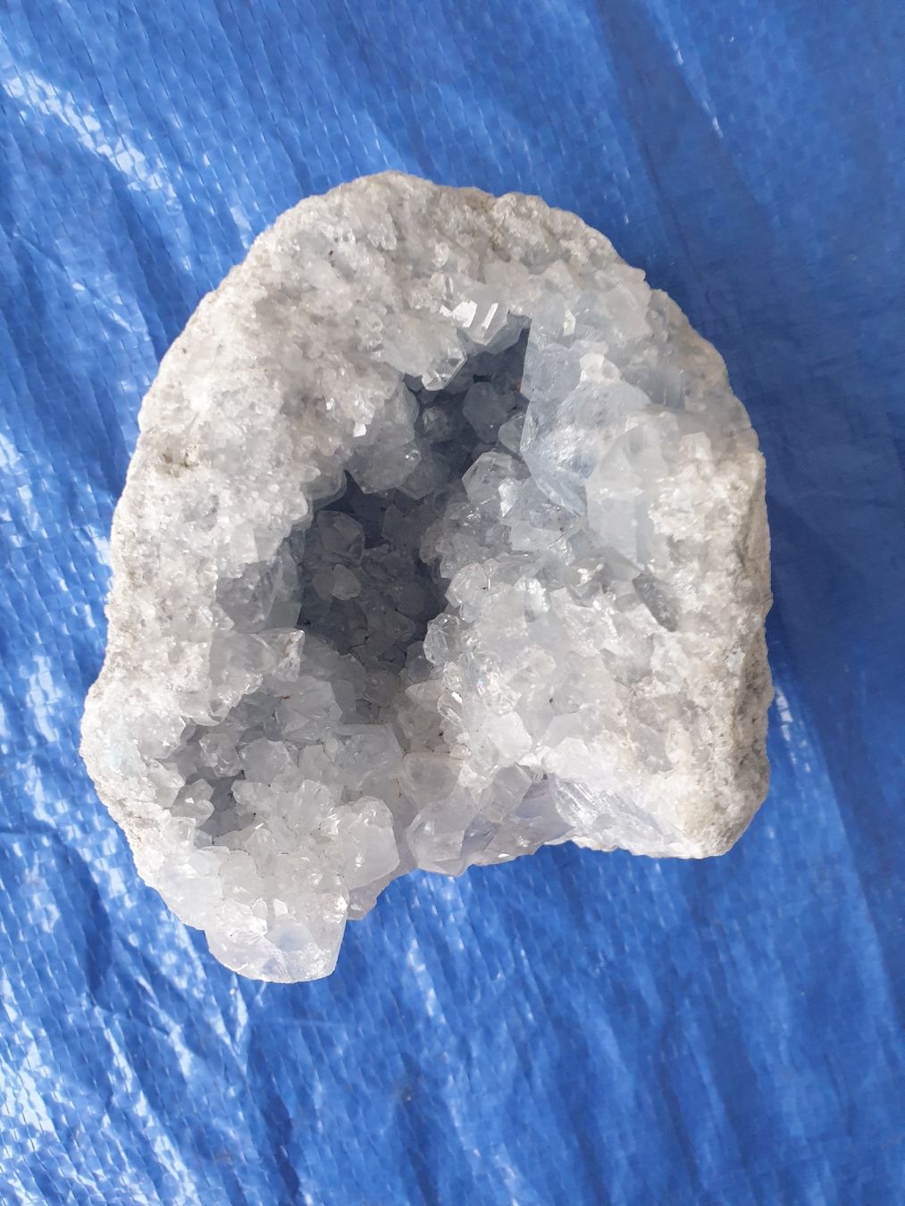 Pietre preziose: Très jolie pierre célestite – Usato da Fribourg venduto da mal_8zjh 3