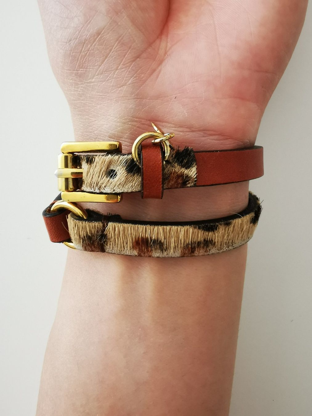 Massimo Dutti Bracciali & Braccialetti: Massimo Dutti Armband Leder, Logo Anhänger – Usato da Niedergösgen venduto da lil_s6k8