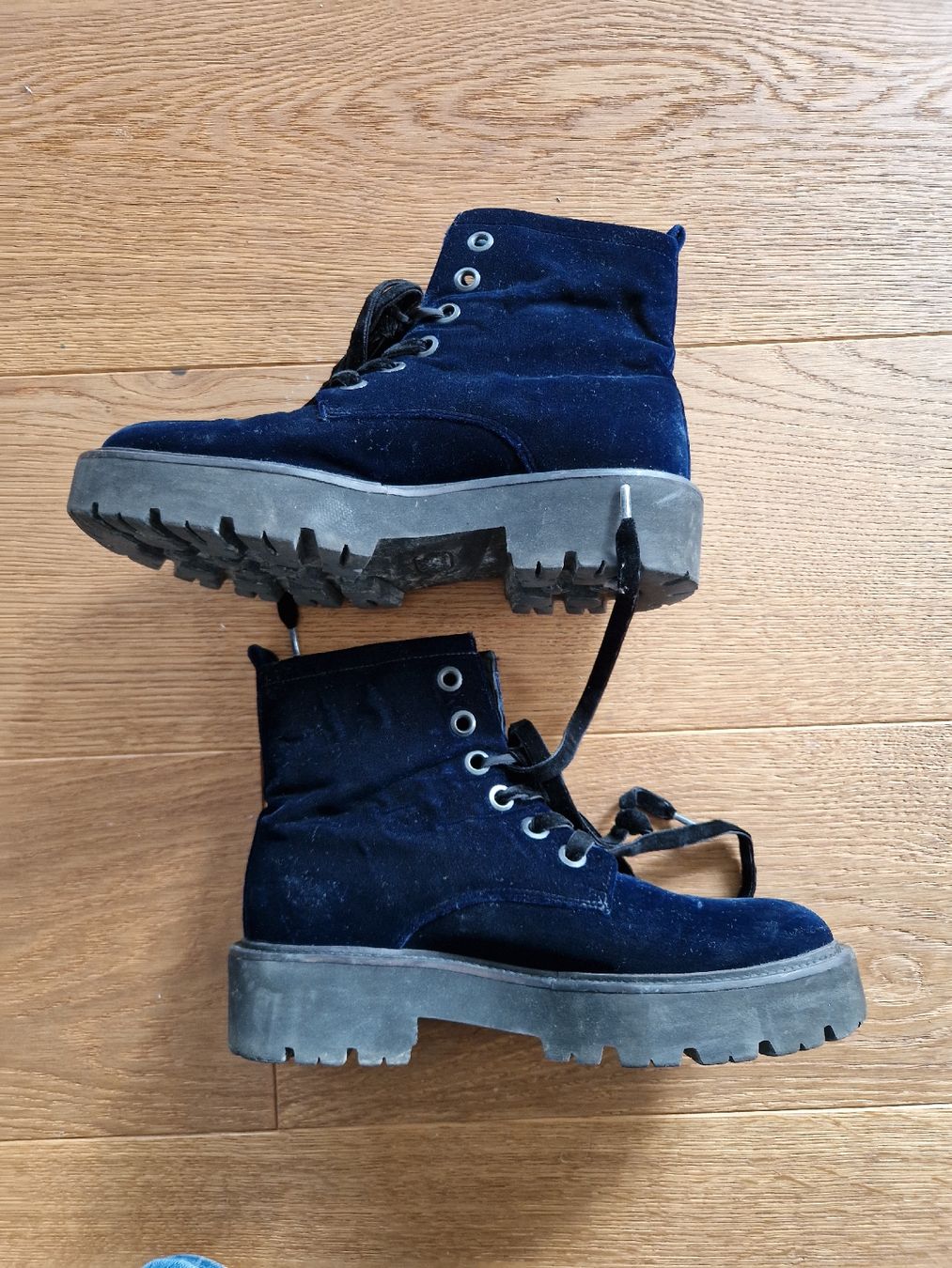 Kennel + Schmenger Scarpe da donna: Kennel & Schmenger Stiefelette Samt – Usato da Eschenbach SG venduto da SanFranciscoCalifornia