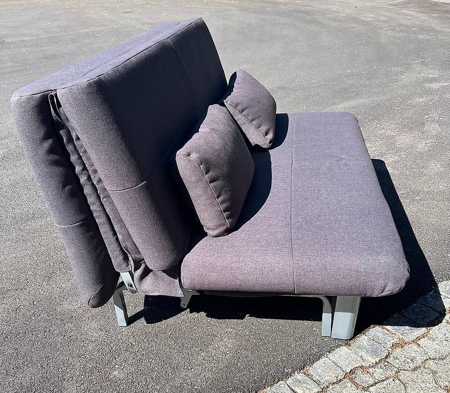 Sofas: Ausziehbares Sofa anthrazit 150 cm – Gebraucht aus Ittigen von Nastanda
