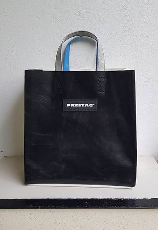 Freitag F250 Sonny in Schwarz/Weiss - Top-Zustand!
