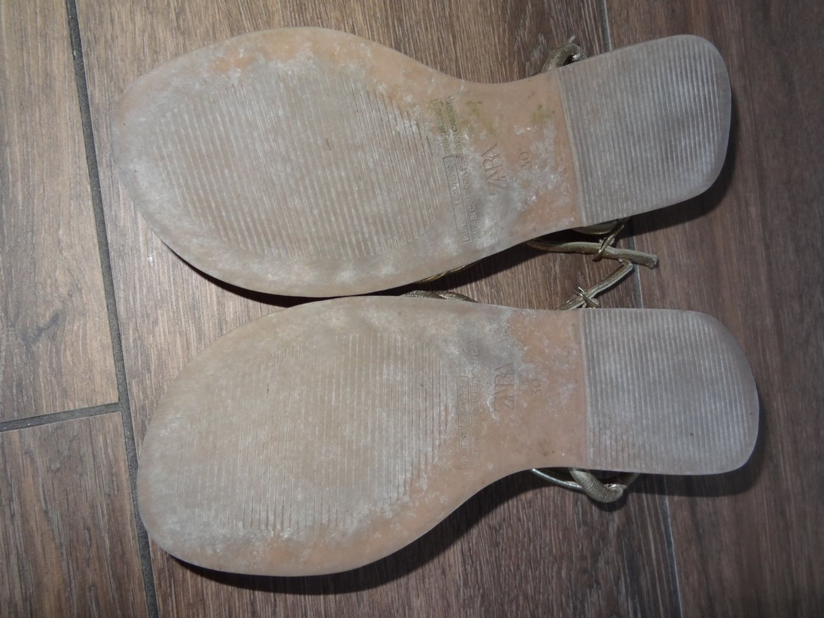 Zara Chaussures garçon: Sandales dorées enfant Taille 30 – D'occasion à Satigny par salvatore73 3