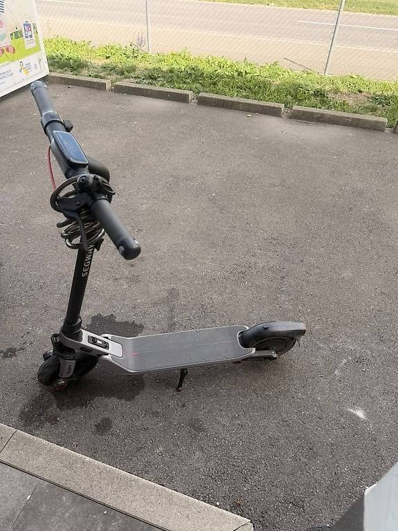 Kickboard: E-Scooter  Segway-Ninebot E3 D – Nuovo e nell'imballaggio originale da Sevelen venduto da ale_dq8j 1