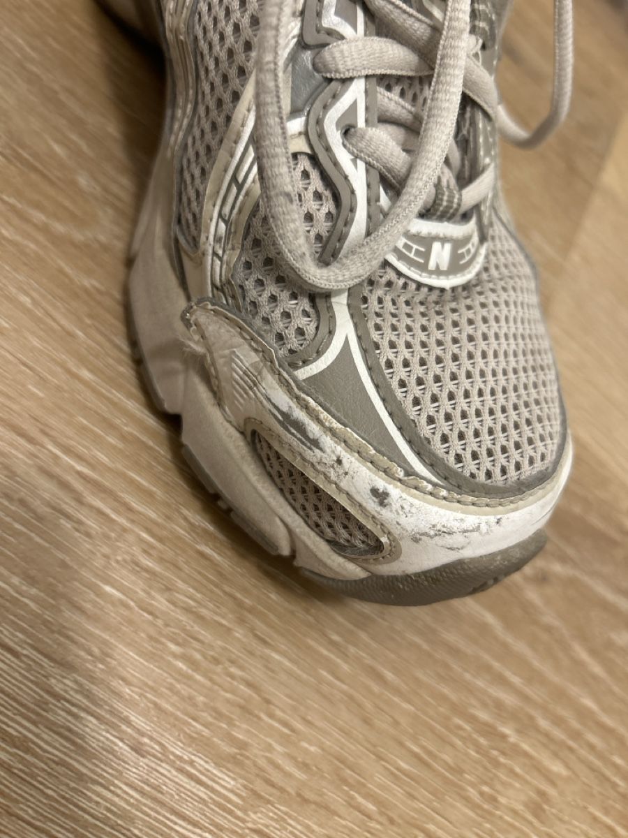 New Balance Scarpe da uomo: New Balance Sneakers – Usato da Luzern venduto da mro_gq8h 1