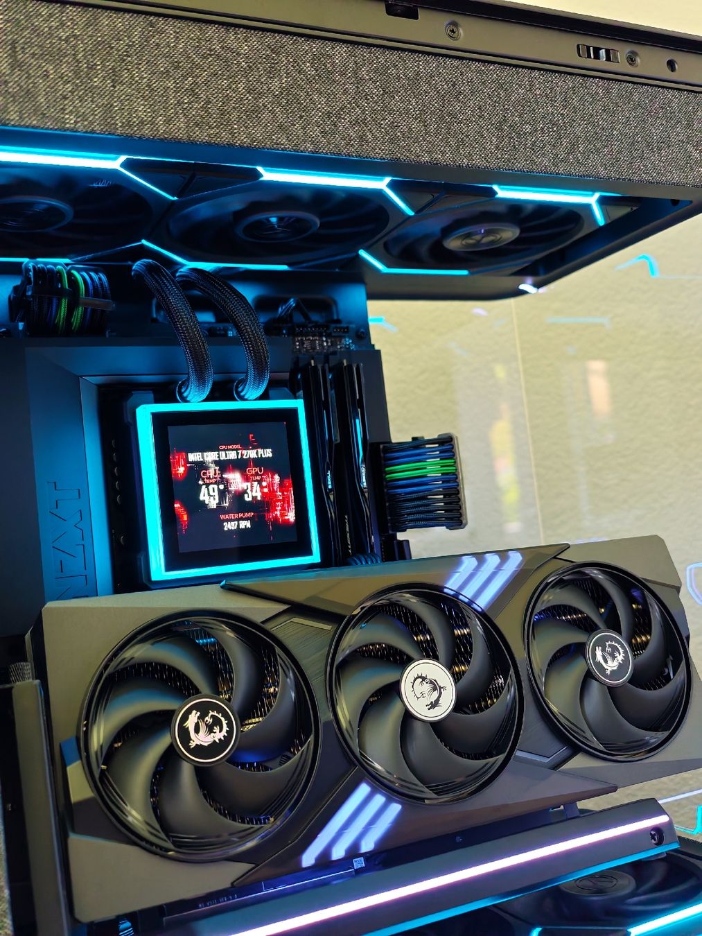 Intel PC: Gaming PC 270K Plus / RTX5080 / X2 Matrix – Nuovo (secondo la descrizione) da Kehrsatz venduto da Buildbar 2