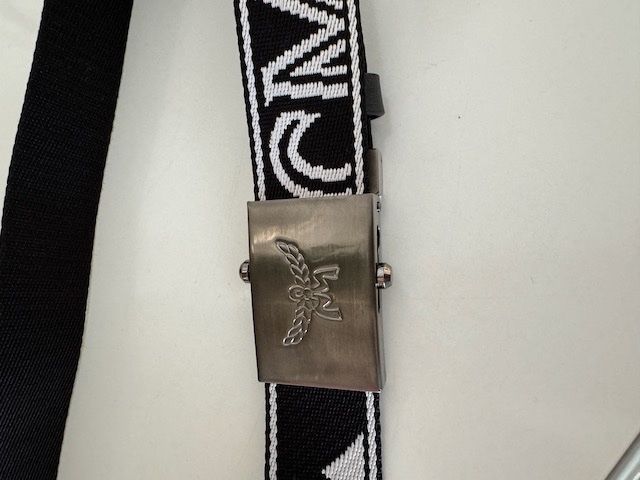 Hugo Boss Cinture: MCM Gürtel Logo Schwarz weiss NEU – Nuovo (secondo la descrizione) da Zuerich venduto da Moochie 4