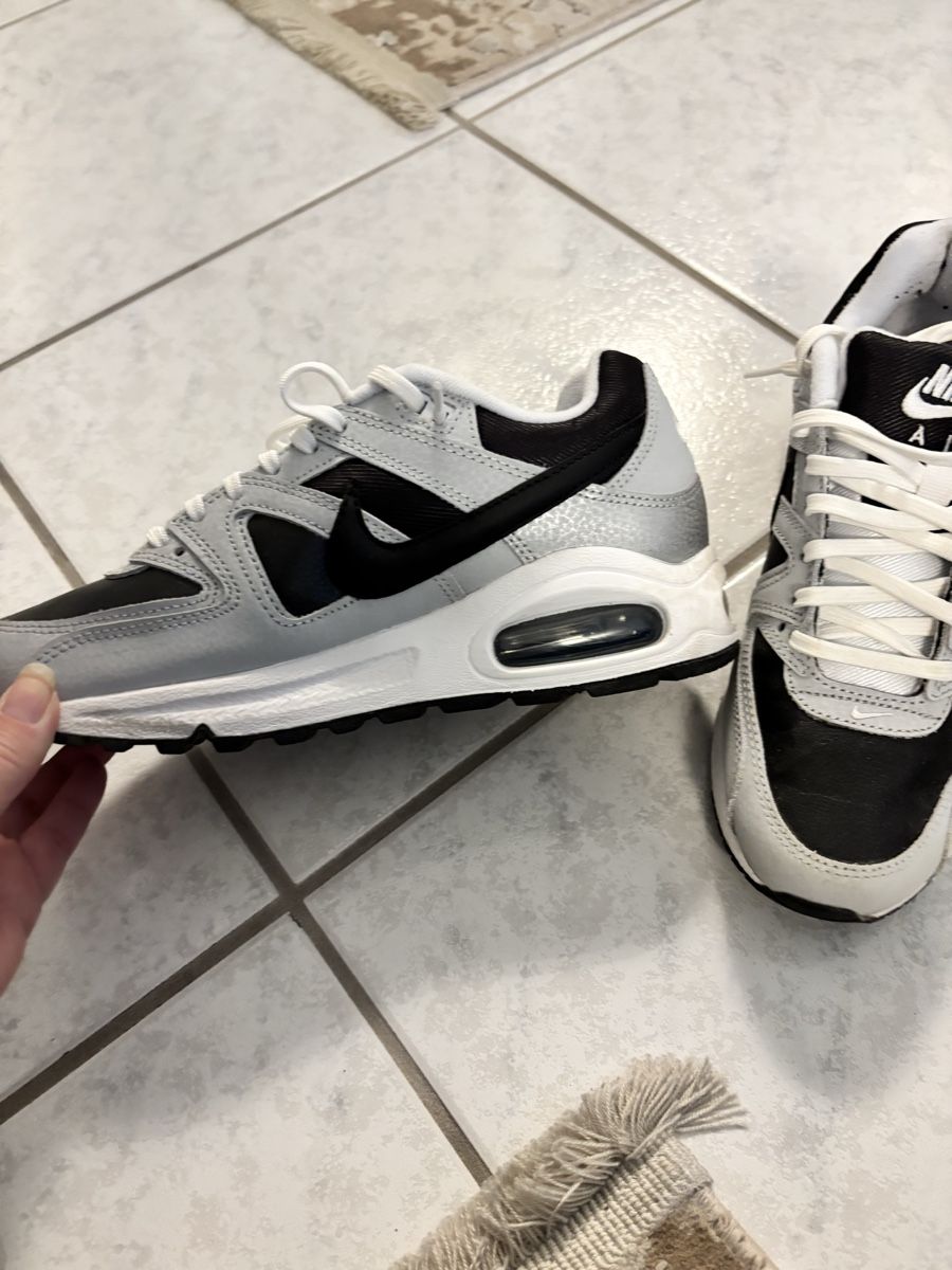Nike Scarpe da uomo: Nike Air Turnschuhe Grösse 37.5 – Usato da Turgi venduto da ku-vo01 1