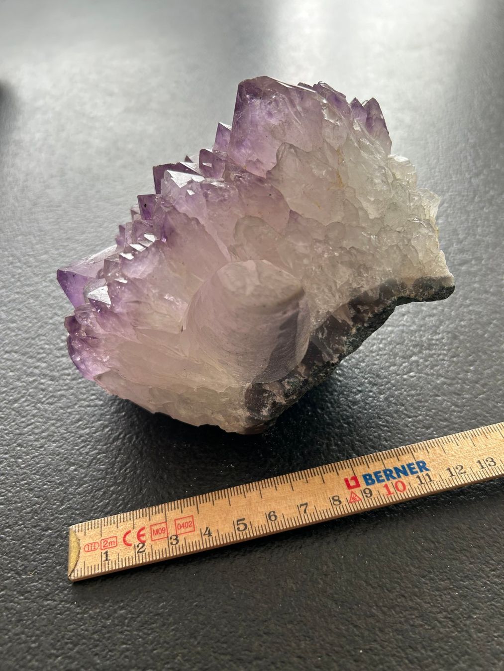 Minerali & Pietre curative: Amethyst Cluster 1300g – Usato da Root venduto da msshop 1