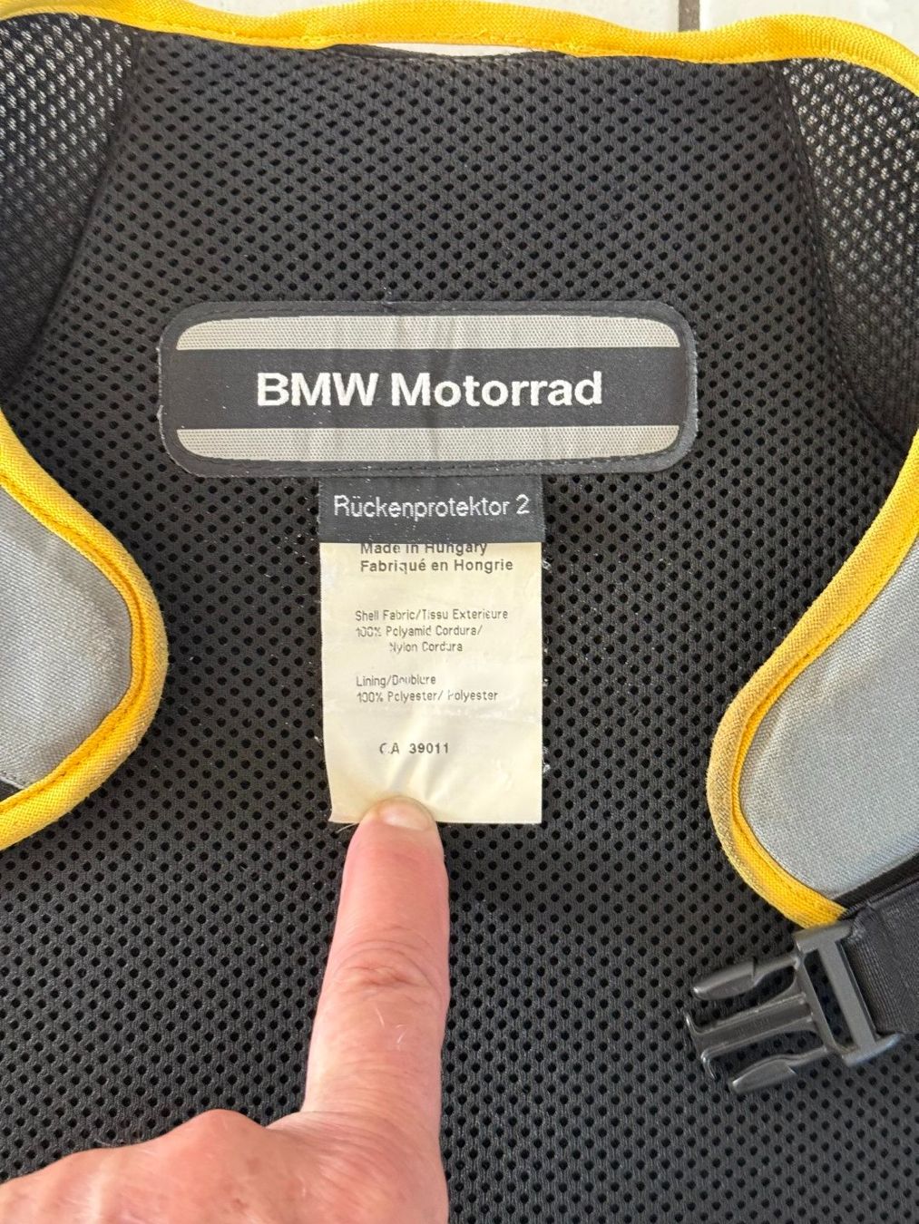 Protezioni & Imbottiture: BMW Rückenprotektor Grösse L – Usato da Richterswil venduto da Blue210 2