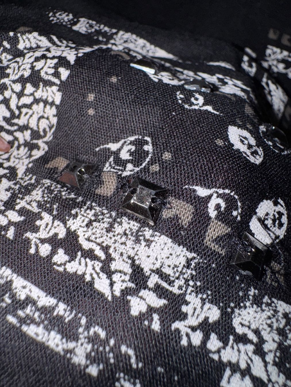 Cecil Foulards, Tücher & Schals: Schöner Schlauchschal Loop mit Steinen von Cecil – Gebraucht aus Grosswangen von shoes.bags.and.co 4