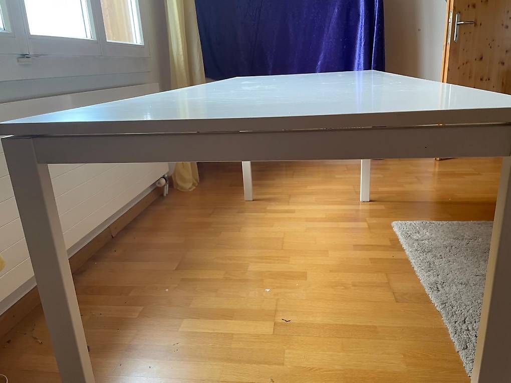 Tavoli: Tisch bin Ikea – Usato da Emmenbrücke venduto da Ane06