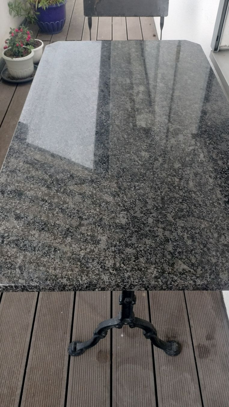 Tavoli: Granit Tisch Platte, ideal für Balkon Tisch oder Garten. – Usato da Basel venduto da baselboy01 1