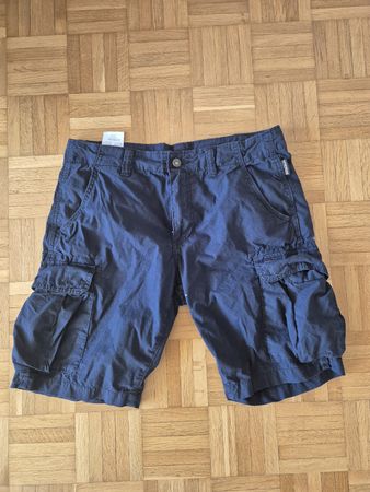 Sommer-Bermudas der Marke Napapijri