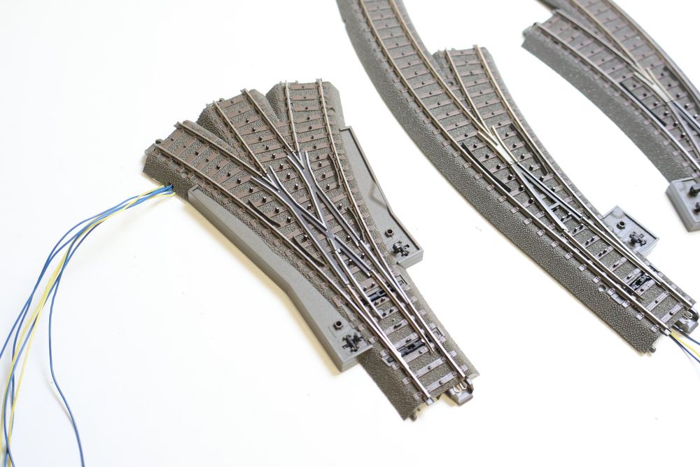 Märklin El. Weichen C-Gleis H0 - Dreiweg + 2 x Bogenweichen (Gebraucht ...
