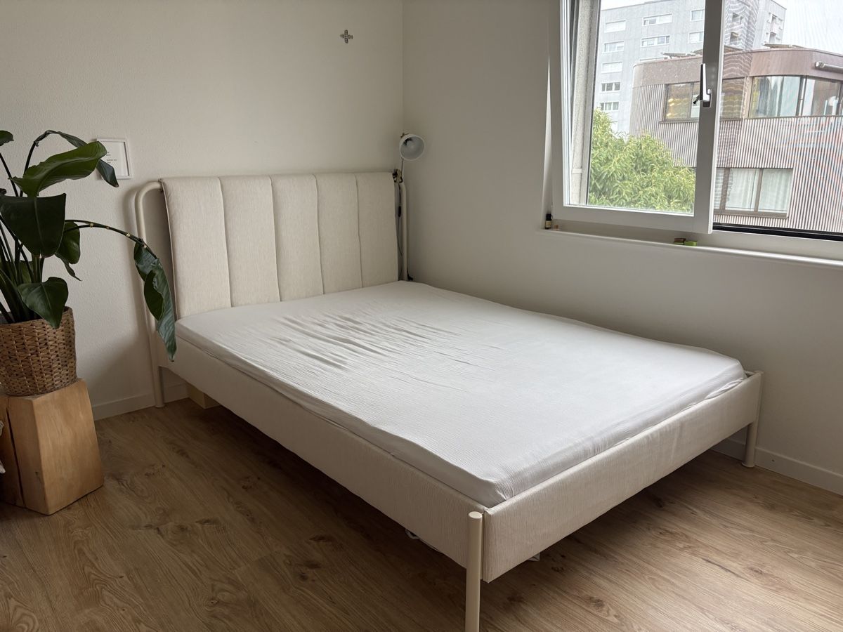 Letti: Neuwertig, Bett IKEA, 140x200  – Usato da Zürich venduto da Bo_Kristin