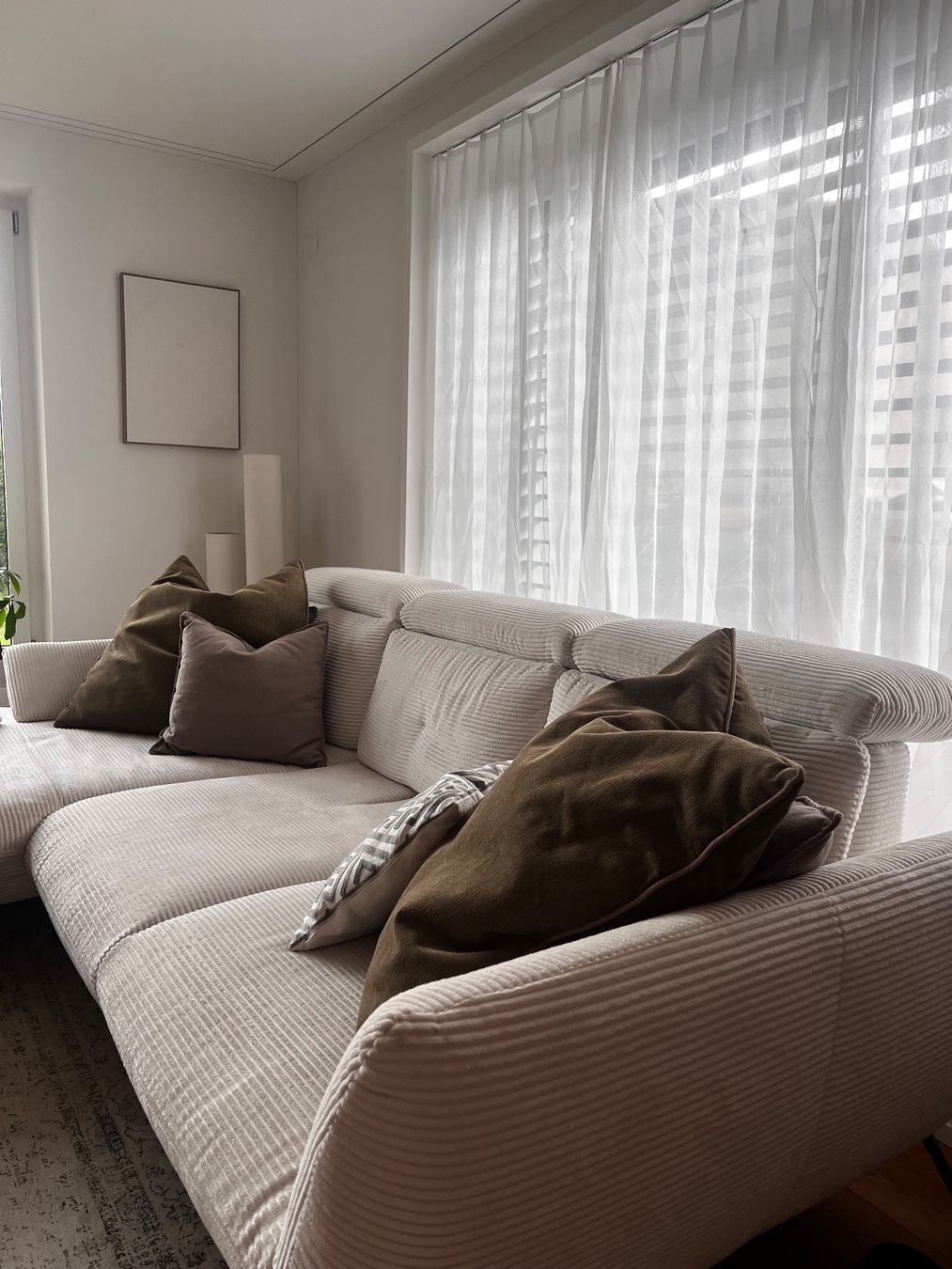 Divani: Modernes Ecksofa Cord Creme – Usato da Ruswil venduto da sar_rc5z 1