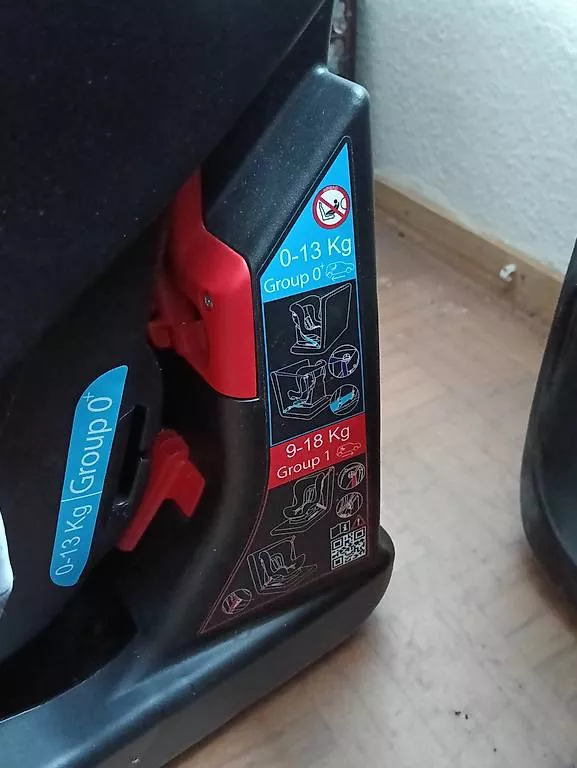 Seggiolini per auto: Siège bébé Chicco – Usato da Neuchâtel venduto da karibo630 1