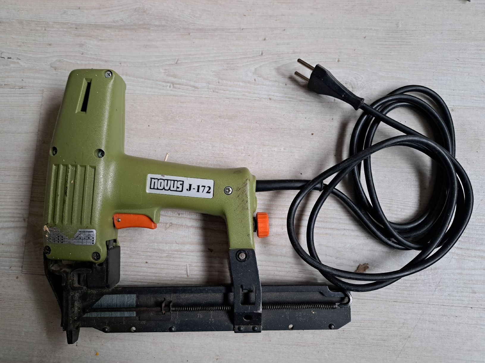 Tutte le macchine: Novus J-172 Electronic Tacker – Usato da Tegerfelden venduto da Spick67 3