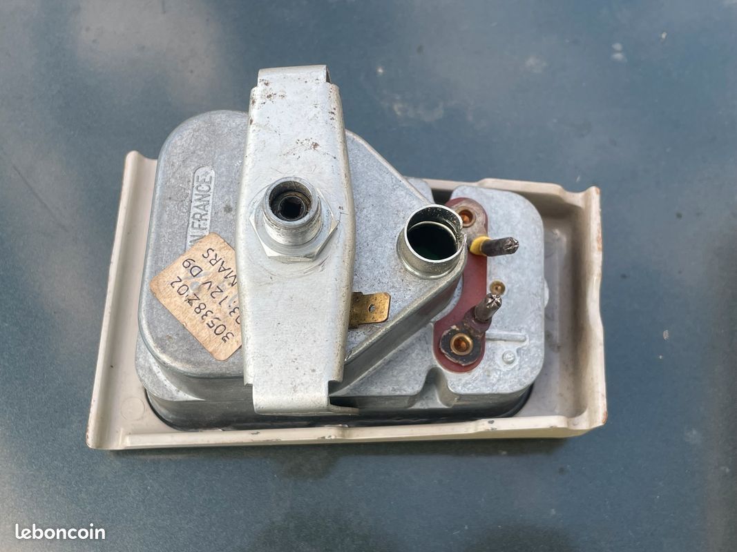 Citroën Tutti pezzi di ricambio auto: Tacho zu Citroën 2CV – Usato da Gletterens venduto da XBHS7412 1