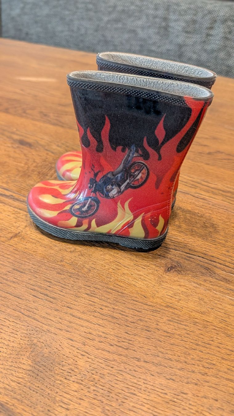 Scarpe per ragazzi: Gummistiefen – Usato da Gwatt (Thun) venduto da obe_ql55