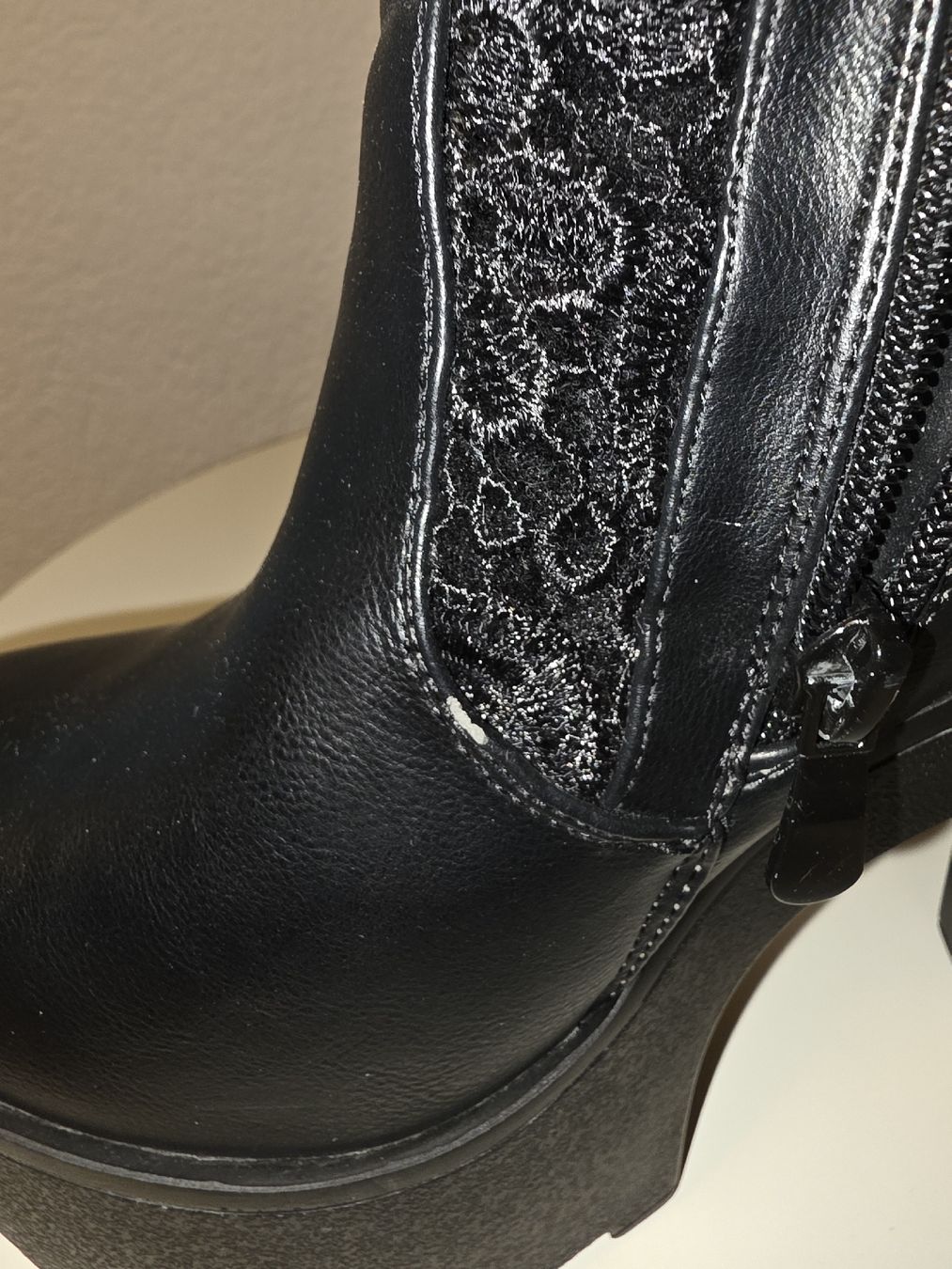 Scarpe da donna: Schwarze Stiefeletten mit Absatz, Gr. EU38 – Usato da Messen venduto da ste_bsk5 4
