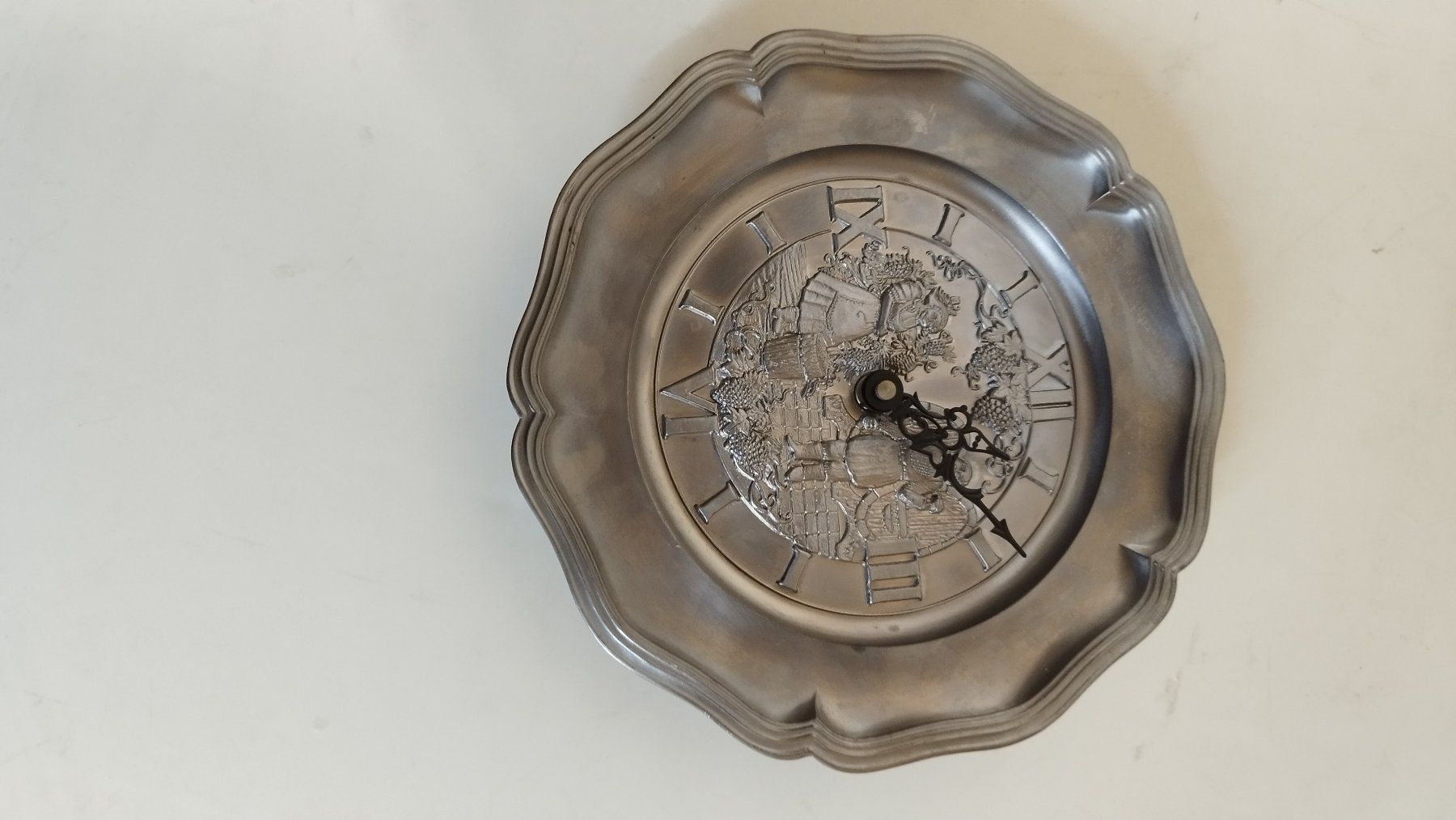 Uhren: Wanduhr (Zinnteller) – Gebraucht aus Zollikofen von Reiterglueck