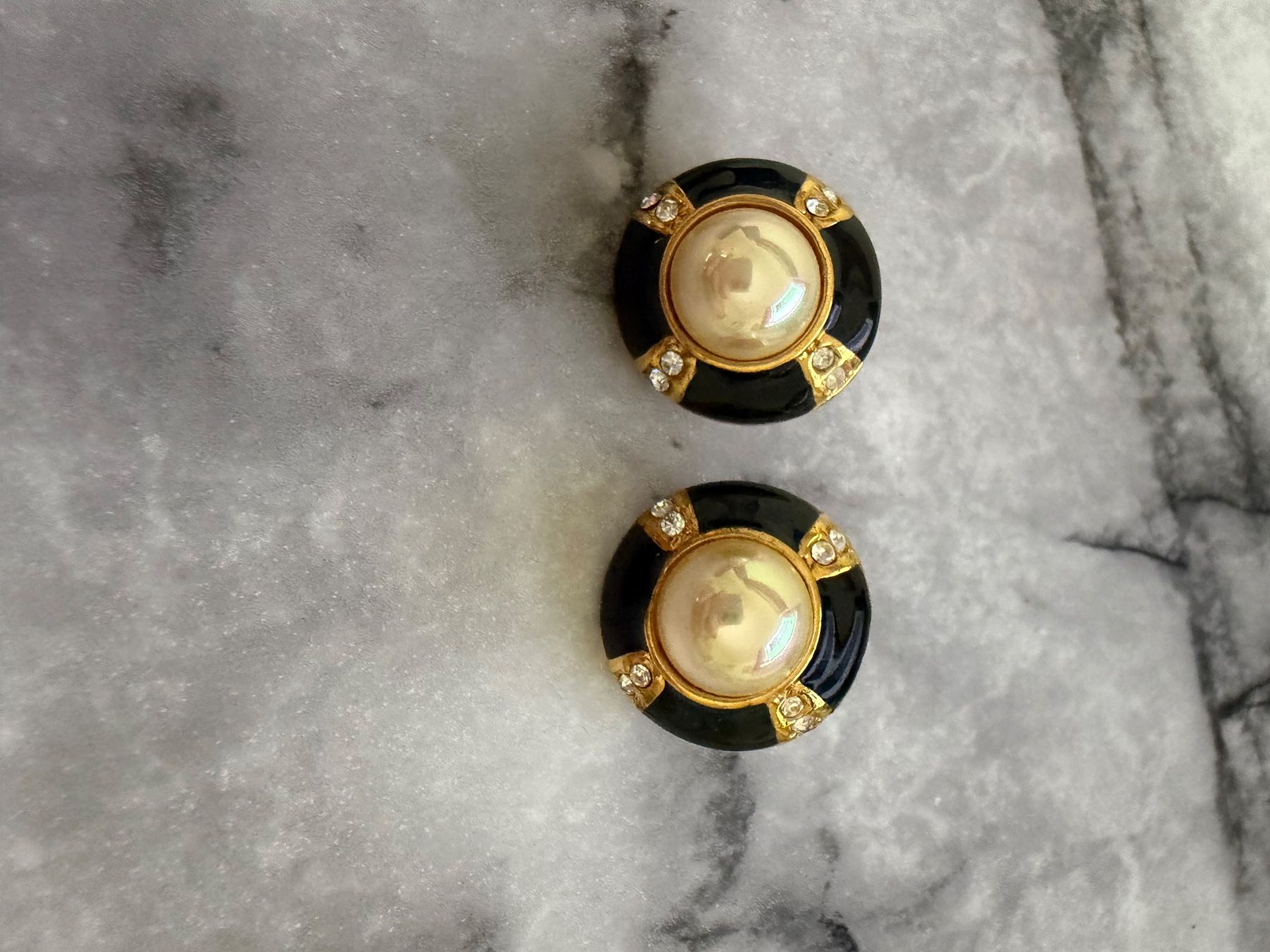 Ohrringe & -stecker: Vintage pearl earrings – Gebraucht aus Zürich von ghe_k58z 1