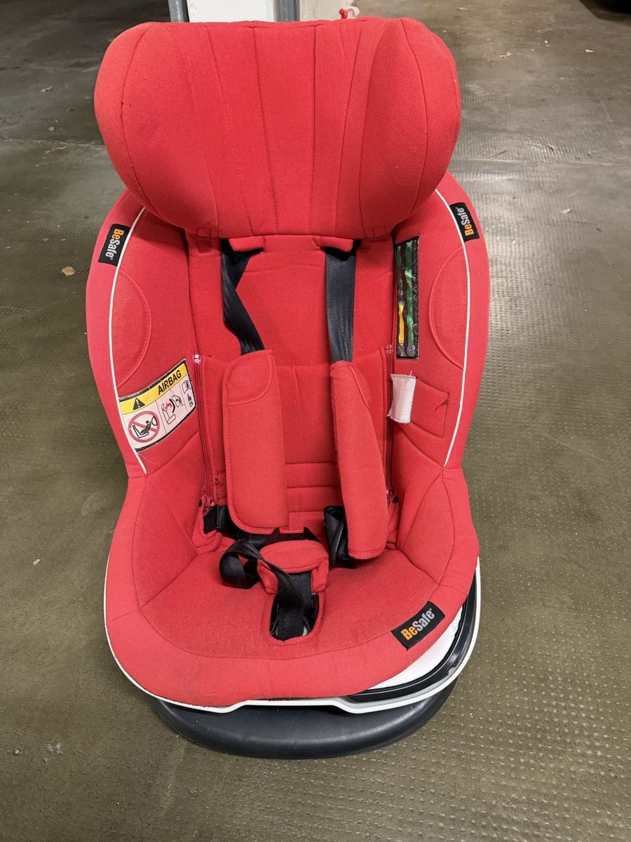 Seggiolini per auto: Kindersitz + Isofix- Basis – Usato da Basel venduto da chr_yt8s