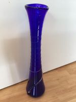 Vintage Kunst Vase Glas Kobaltblau mit Spiraldekor H: 40 cm