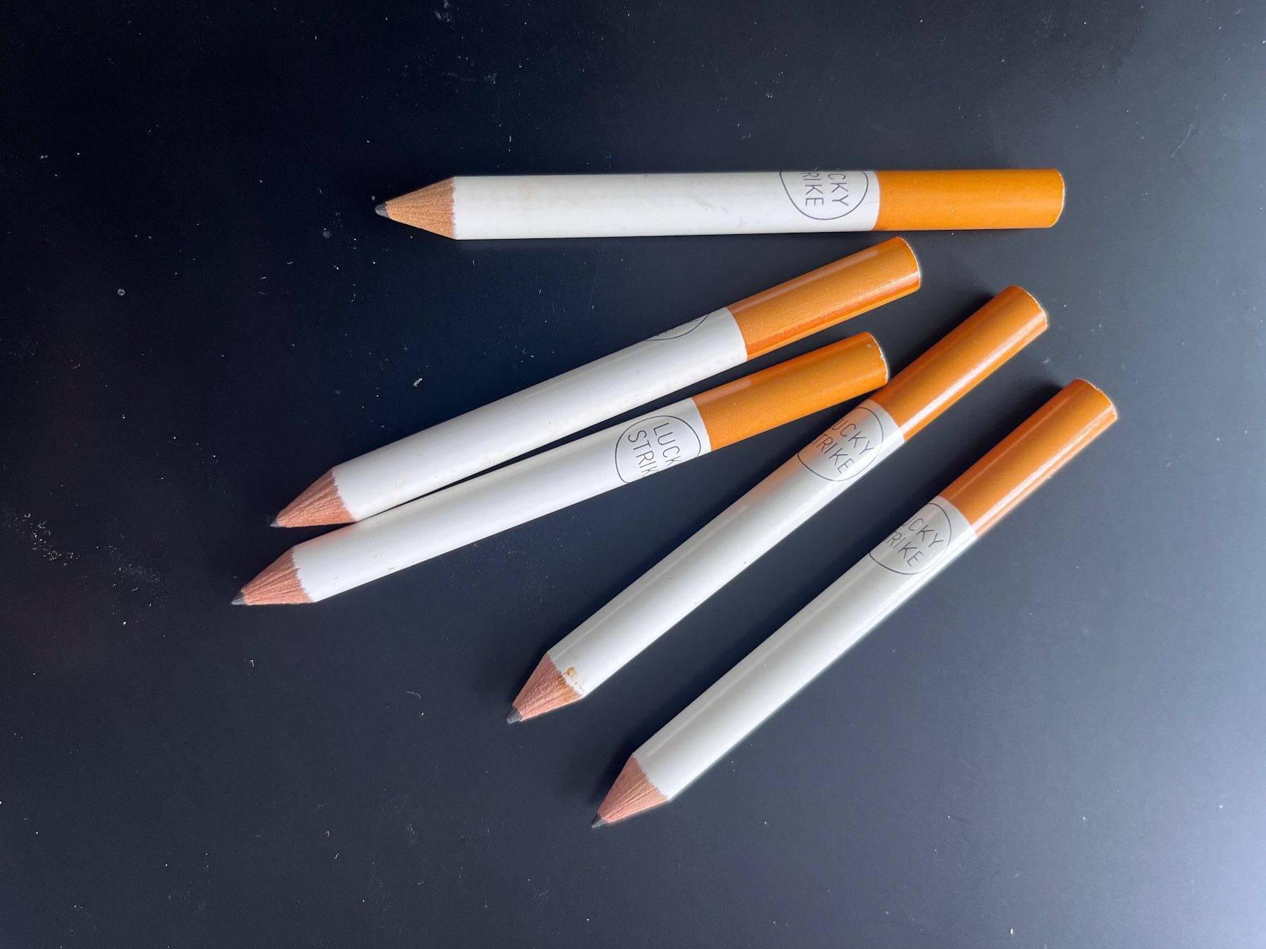 Tabak: 5 Bleistifte Zigaretten Look, Lucky Strike,Zigarettenspender – Gebraucht aus Hefenhofen von n0rt0n 1