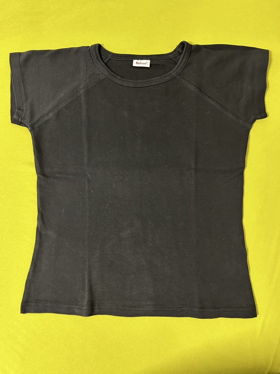 T-shirt: Maglietta marca Madonna – Usato da Gnosca venduto da poc_566q