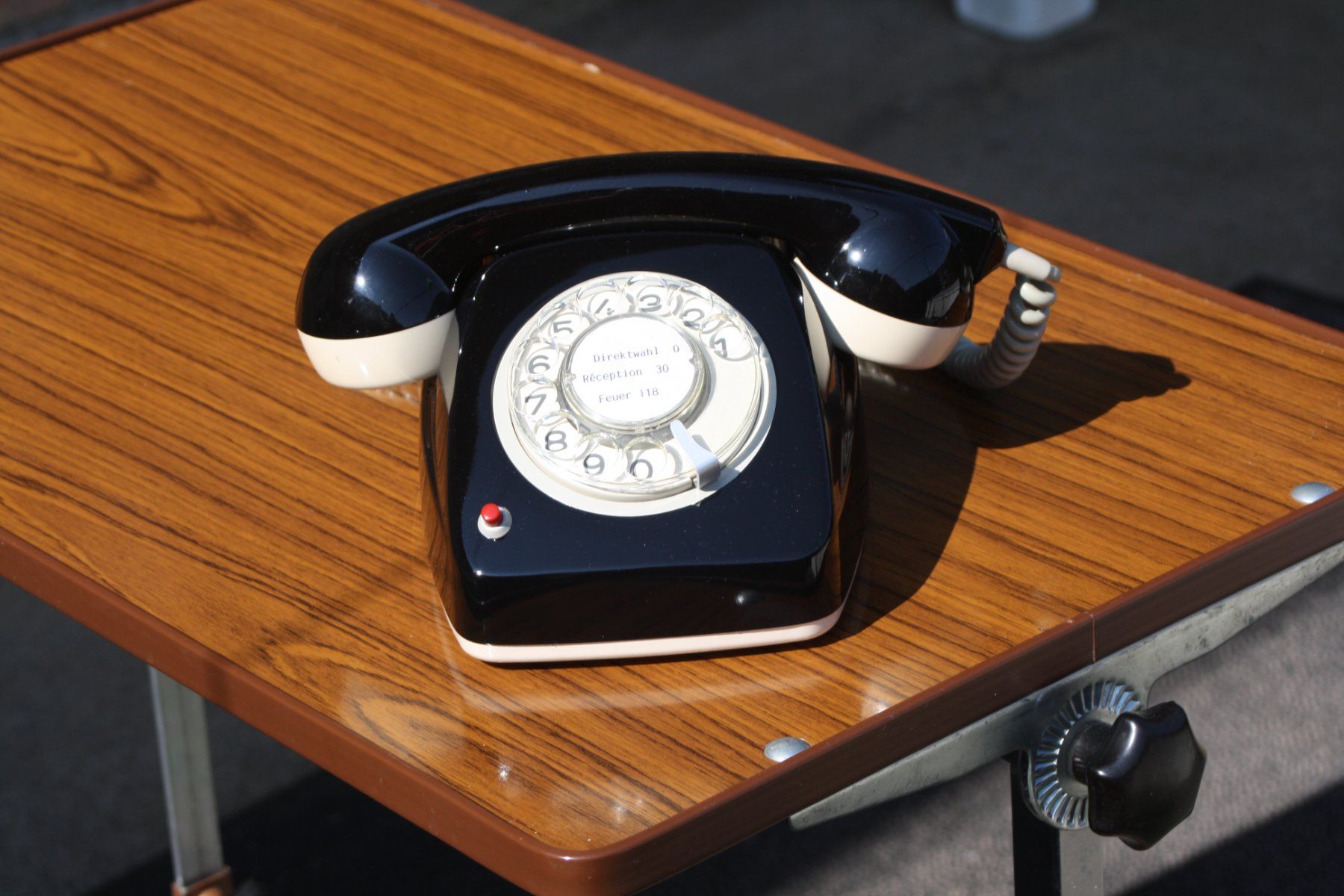 Telefoni: TELEFON VINTAGE MIT WÄHLSCHEIBE – Usato da Wauwil venduto da Pneuedy 1