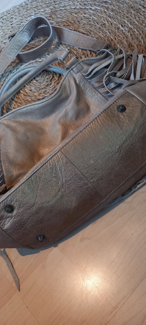 Liebeskind Sacs femmes: Liebeskind Handtasche mit Fransen beigegold – D'occasion à Rebstein par bestforyou 1
