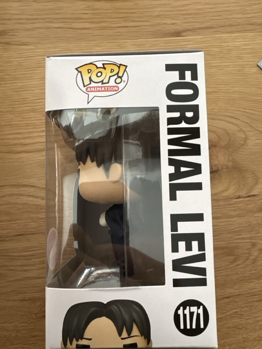 Funko Statuette: Funko Pop Attack on Titan - Formal Levi  – Nuovo (secondo la descrizione) da Chur venduto da Obito4242 1