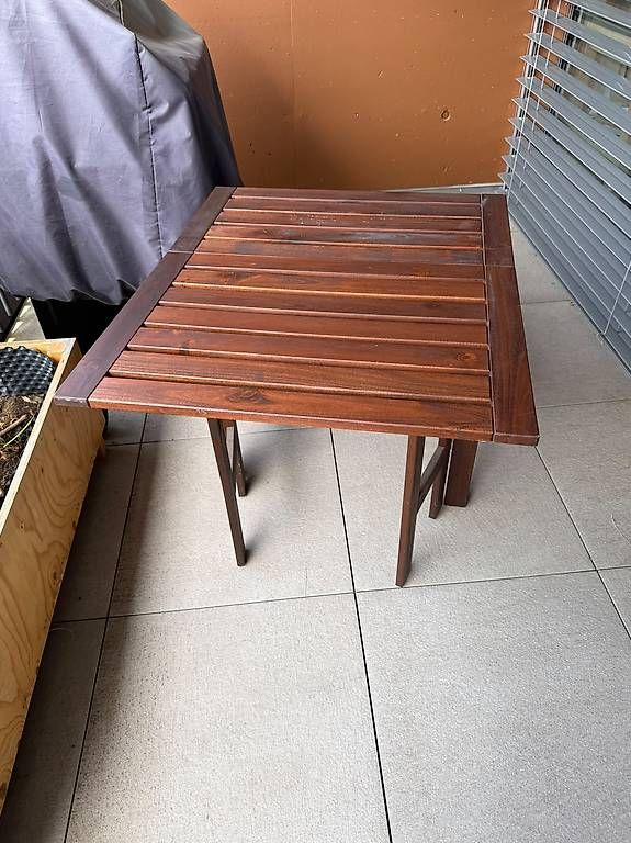 Set de table et chaises: Tisch einklappbar und 2 Stühle – D'occasion à Fällanden par maexel 2