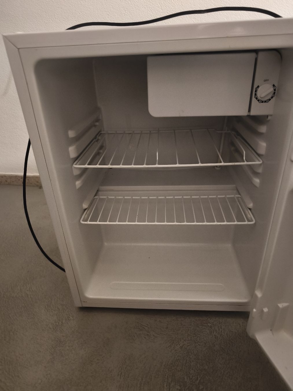 Réfrigérateurs: Bernardi Mini-Kühlschrank mit Eisfach – D'occasion à Kilchberg ZH par eri_sw8s 2