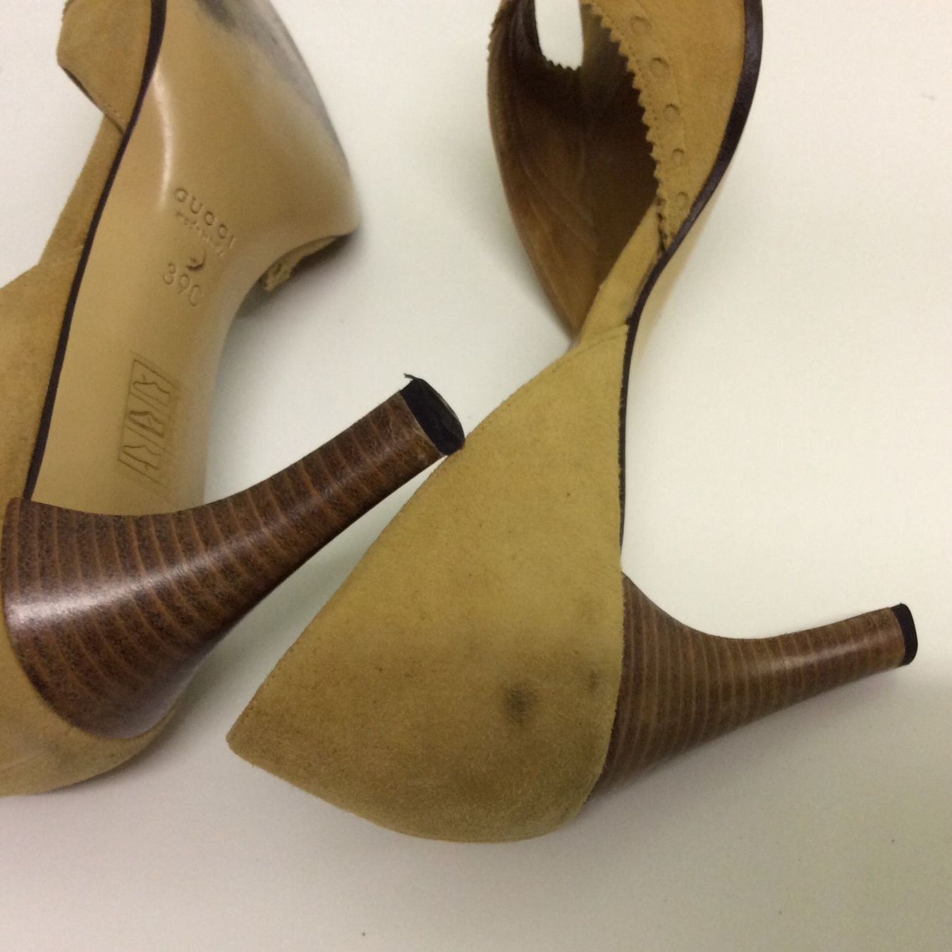 Gucci Scarpe da donna: Gucci open-toe suede sandals – Usato da Zürich venduto da LoveFashion76 5
