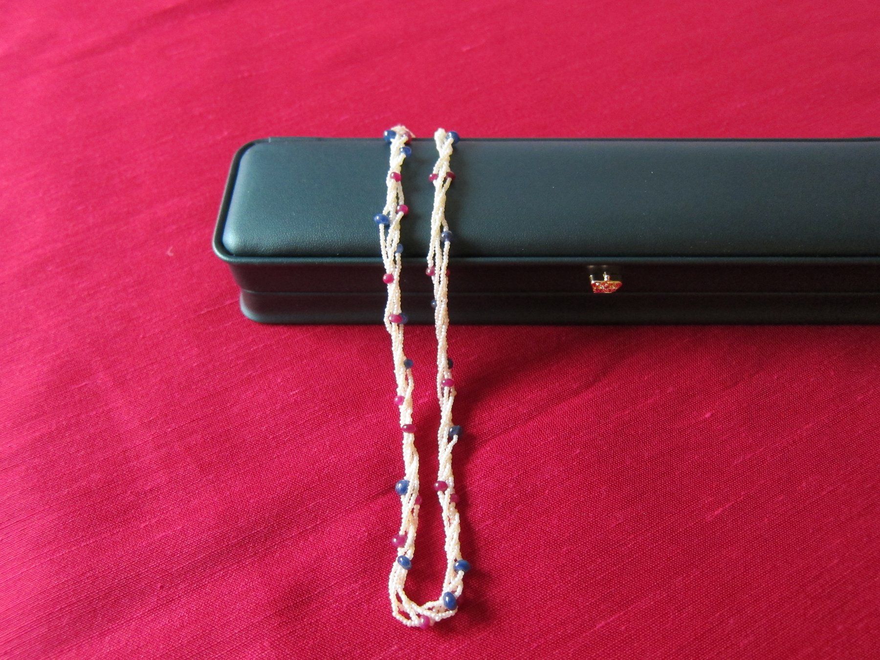 Catenine: Collier Perlen, Echte Safir-und Rubinkugeln – Usato da Zürich venduto da Italia58 2