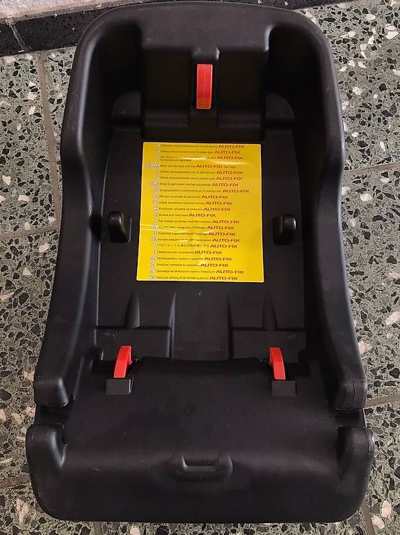 Seggiolini per auto: Autokindersitz Chicco Trio - Dunkelblau – Usato da Zürich venduto da sho_g8sf 2