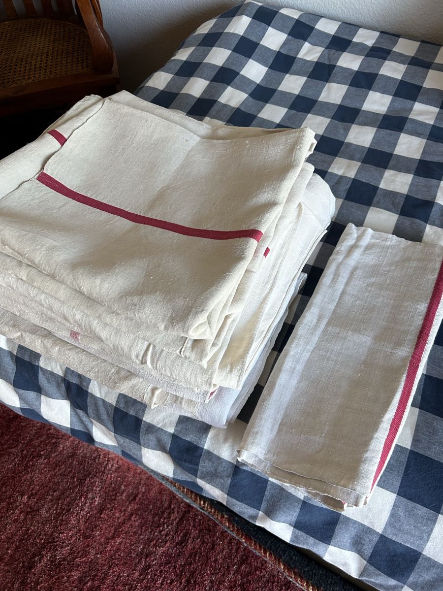 Bettwäsche: Lot de nappes, drap ancien lin – Gebraucht aus Vinelz von Valval2010
