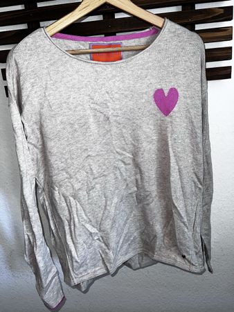 Sommerliches Langarmshirt mit Herz, Grösse M, neuwertig