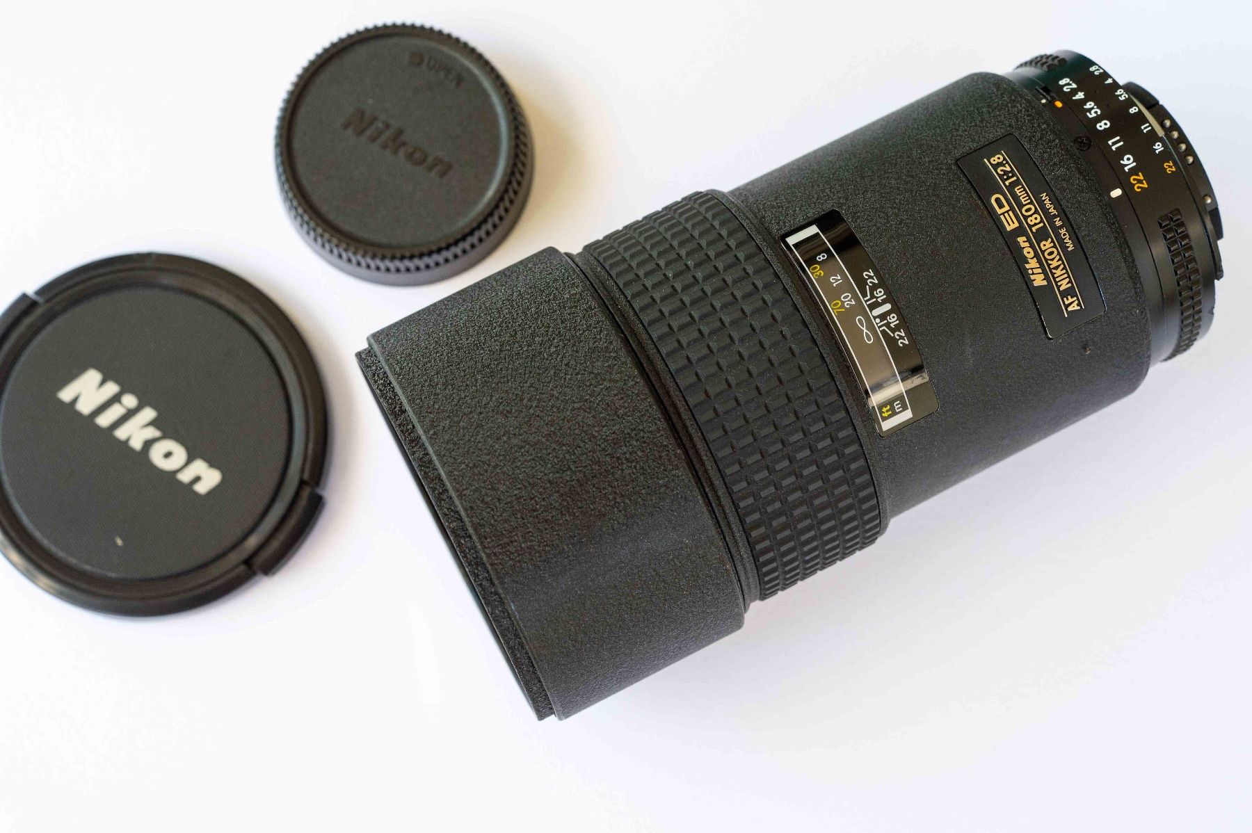 Nikkor Obiettivi: Nikon AF-Nikkor 180mm f2.8 – Usato da Schwerzenbach venduto da floridan