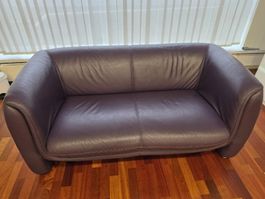 Zweisitzer Sofa Leder dunkelviolett guter Zustand