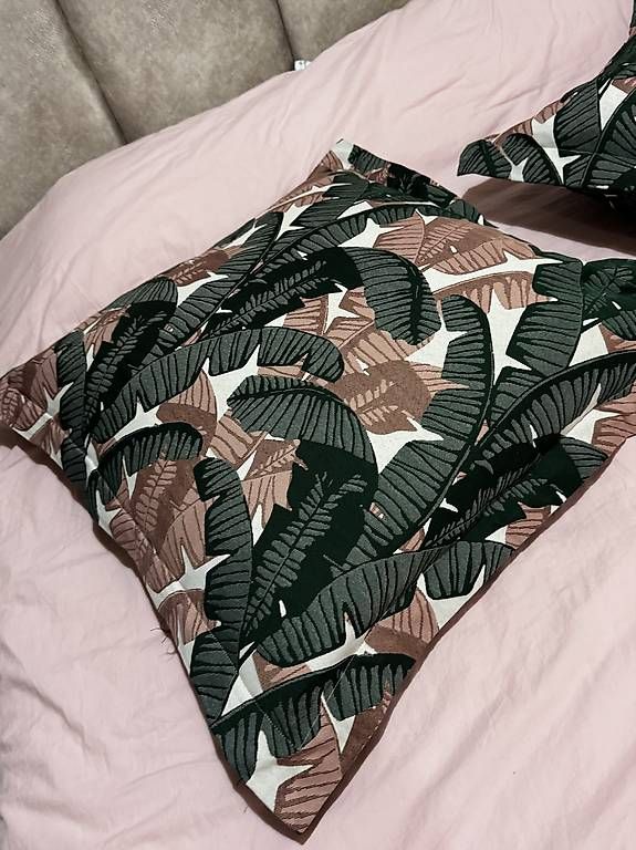Cuscini: Ensemble rideaux et grands coussins  – Nuovo e nell'imballaggio originale da Onex venduto da Shoppingchic 1