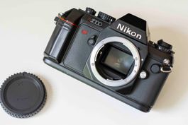 Nikon N2000 Analogkamera (gleich wie F301)