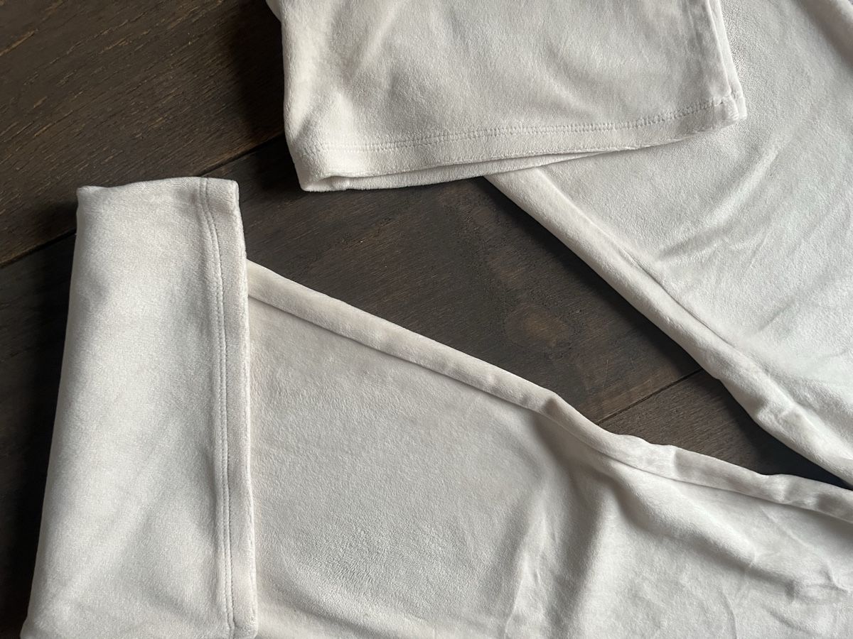 H&M Pantaloni: Bas de training écru H&M fille 140 – Usato da gland venduto da Moral 2